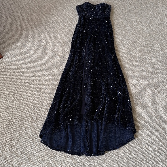 Absolutely Stunning Navy Strapless Sequined Long Gown - Picture 2 of 6